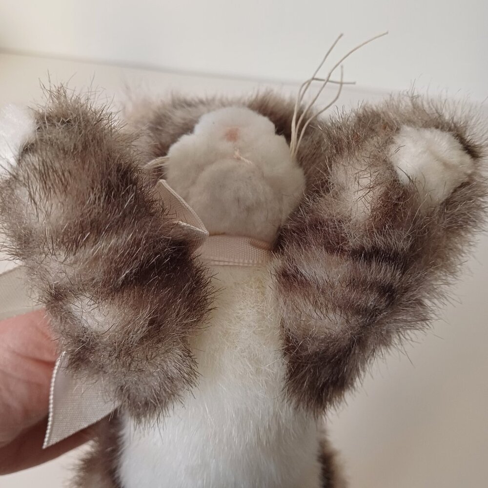 The Bearington Collection Realistic Grey Stripped Laying Tabby Bow Kitty Cat 9'' - Picture 7 of 14